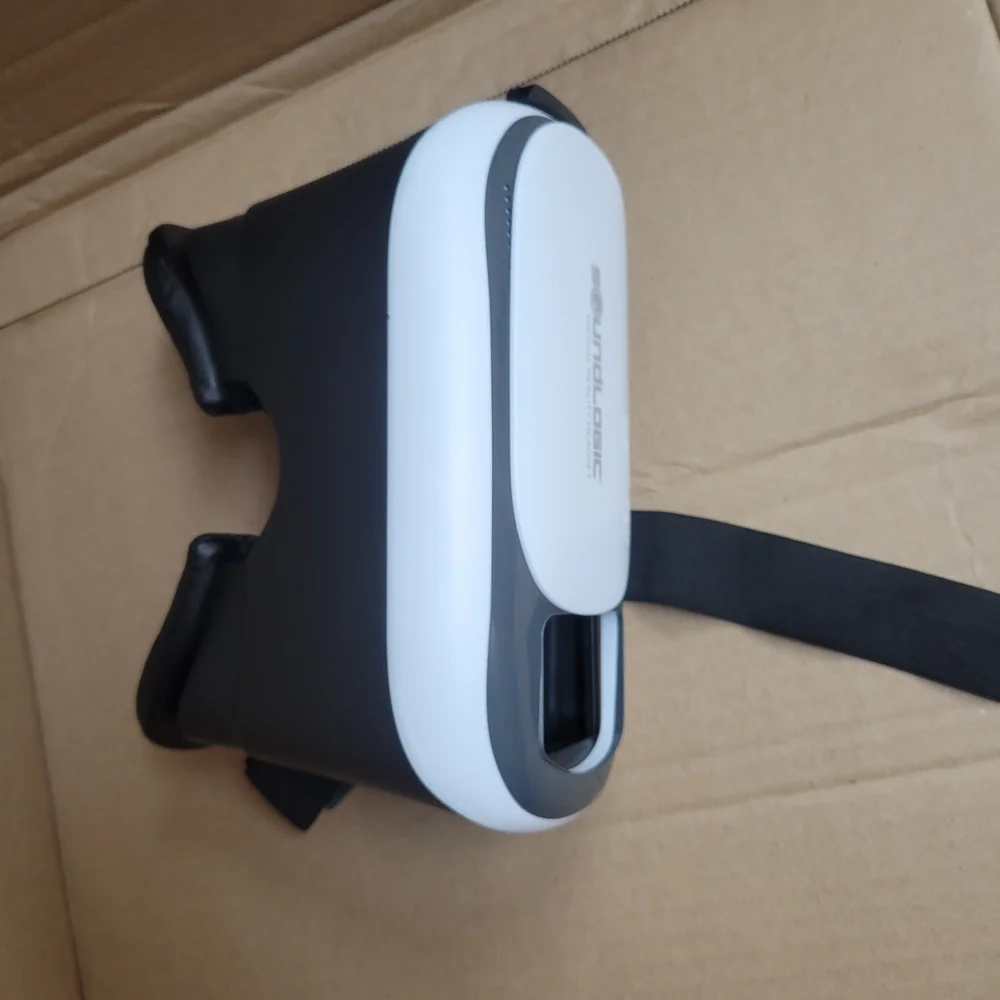 SoundLogic Virtual Reality Headset in White and Black